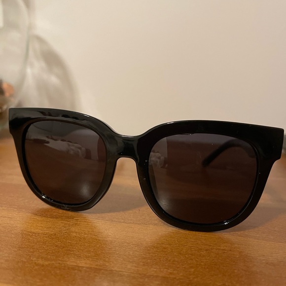 Nectar Black Frame Sunglasses - Picture 2 of 10
